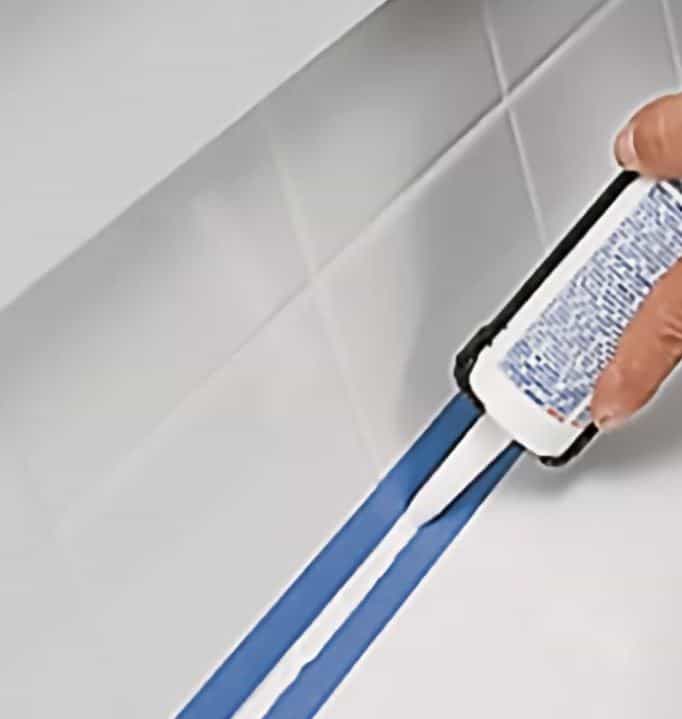 Comment réparer une fuite de douche au niveau d'un joint silicone