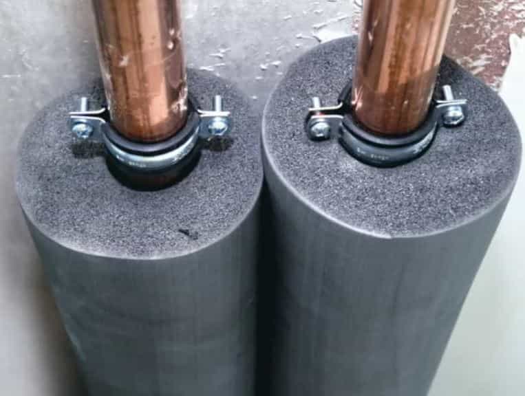 Aísle las tuberías del calentador de agua eléctrico