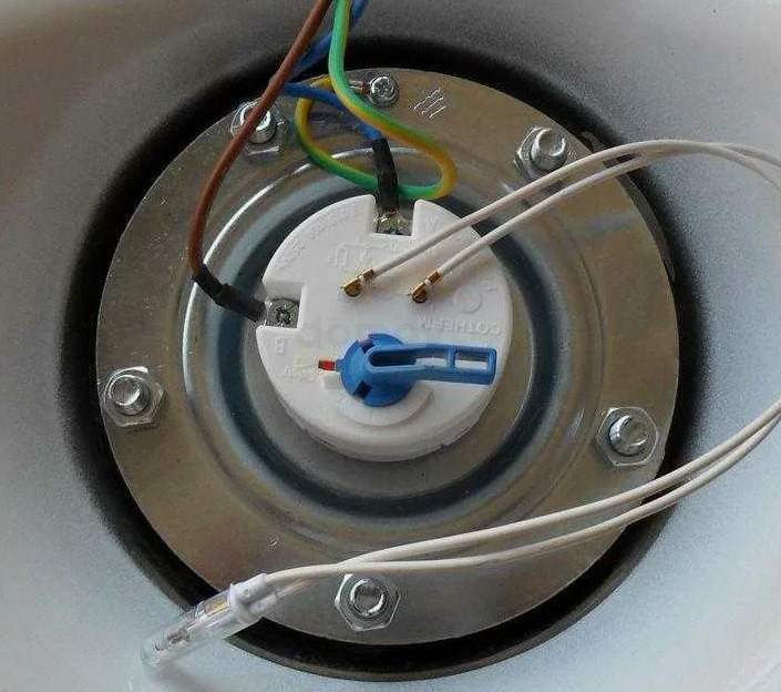 Pourquoi le thermostat du chauffe-eau se met en sécurité